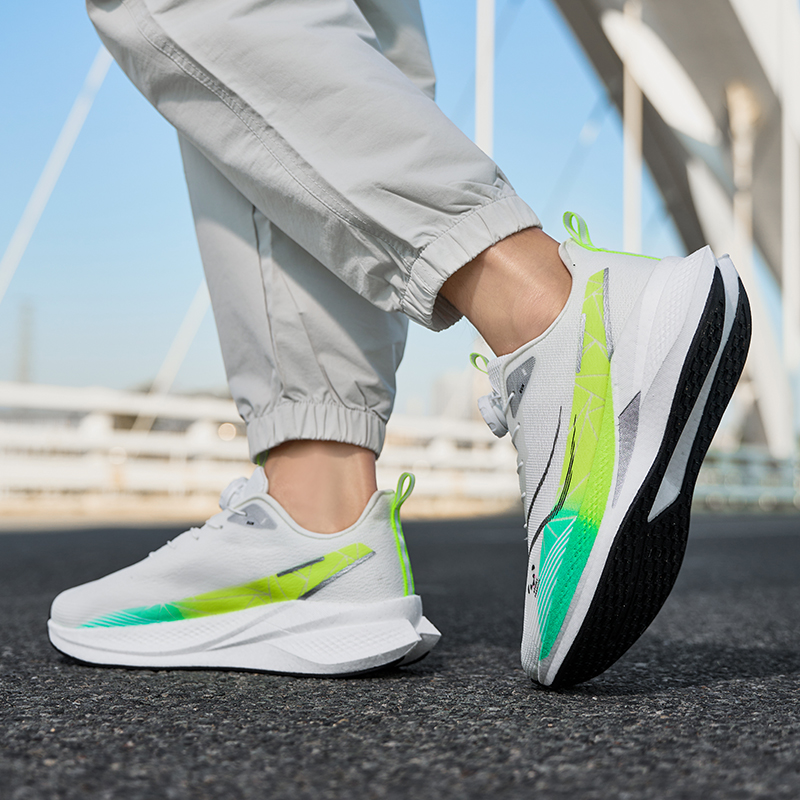 Buty do biegania z włókna węgl – Running Gear Ladies recenzja i cena