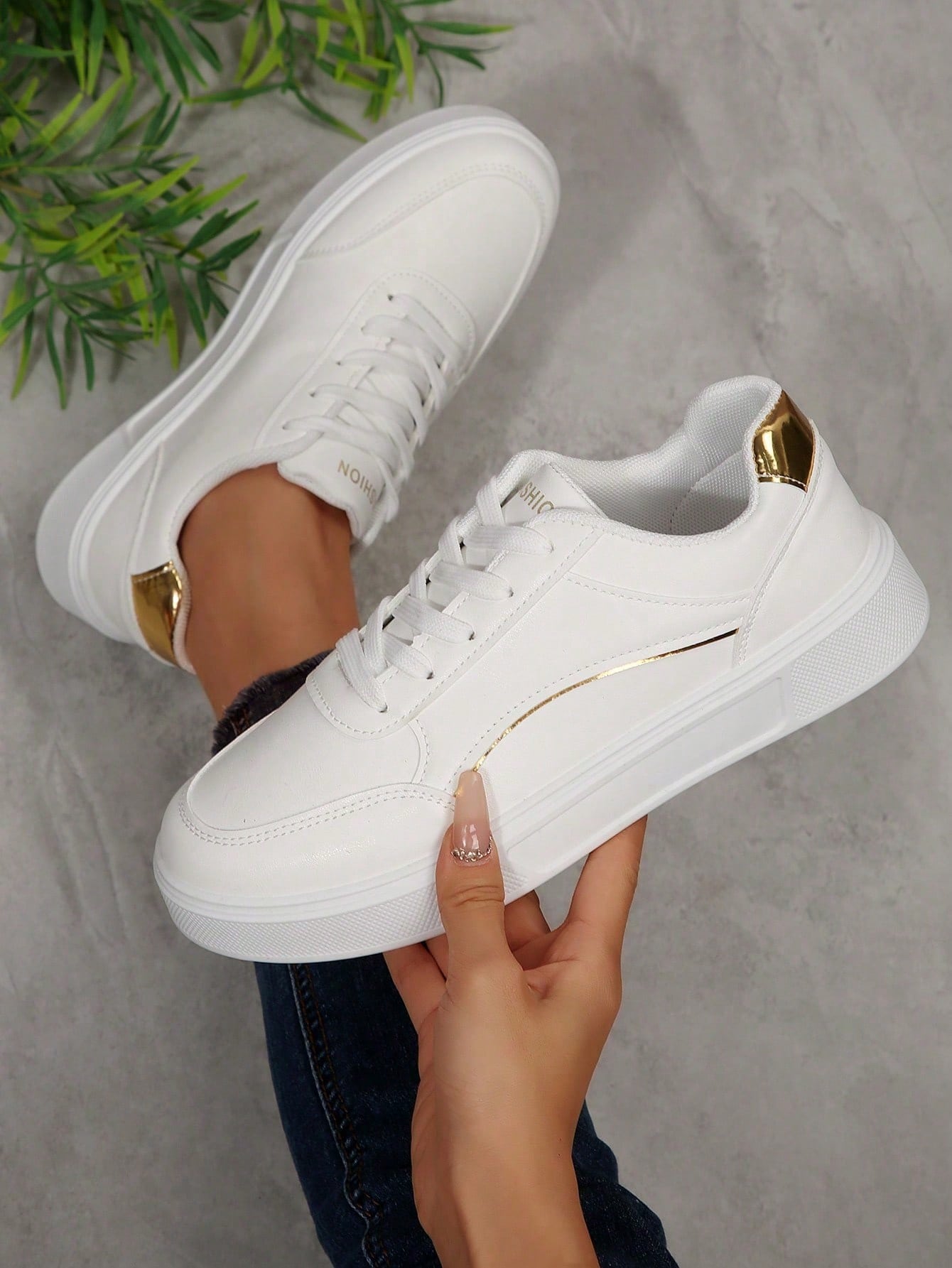 Damskie białe sneakersy casual – Running Gear Ladies recenzja i cena